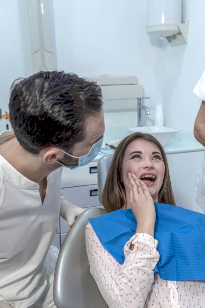 Best Emergency Tooth Extraction  in Newport East, RI